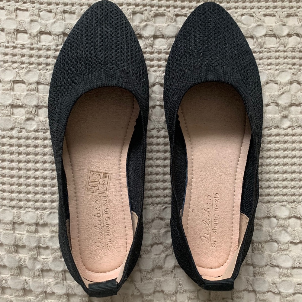 Black pointy toe flats size 8/9